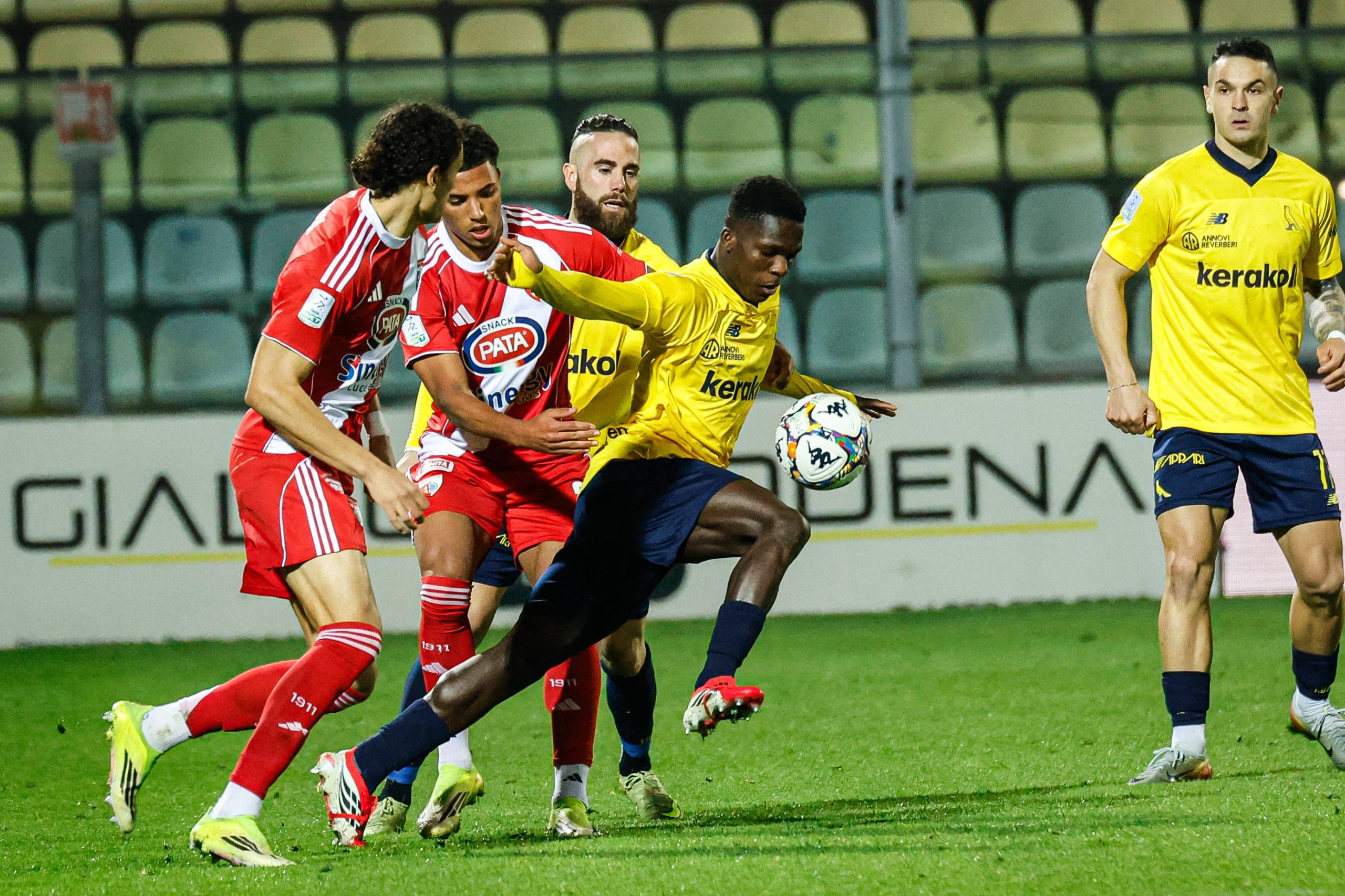 Samuel Wiafe, Calciomercato Modena