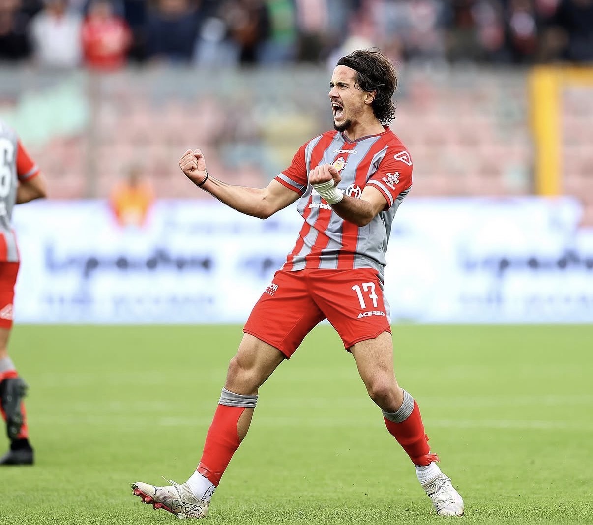 Sernicola esulta con la Cremonese